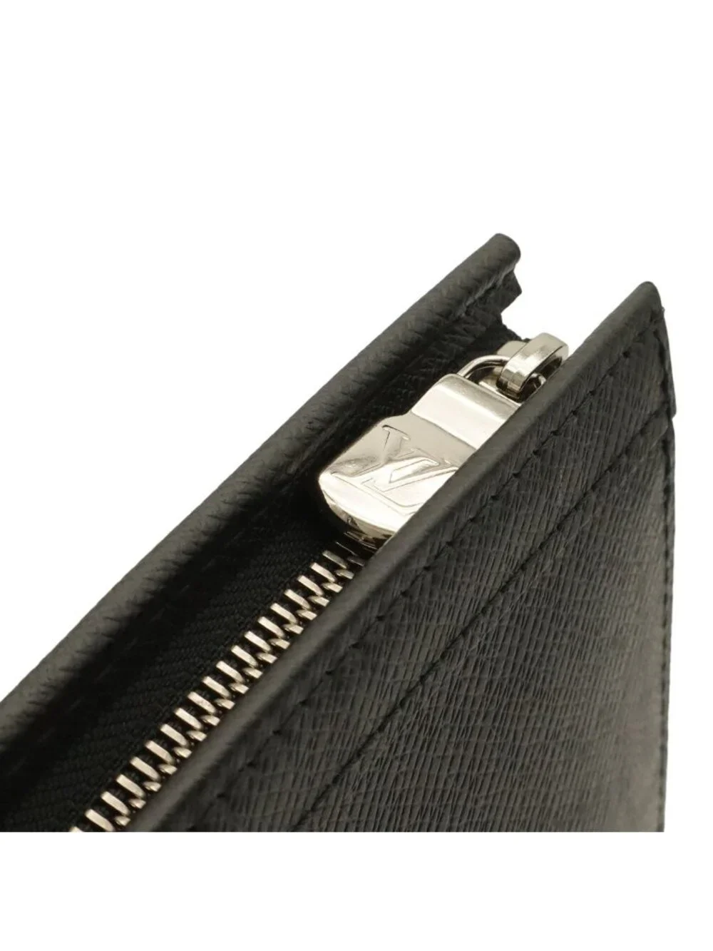Louis Vuitton Taiga Pochette Voyage MM Clutch Calfskin Noir Black
